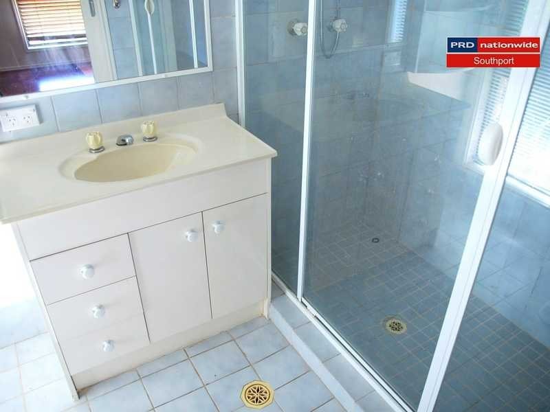 15 Chindrina Street, Hope Island QLD 4212