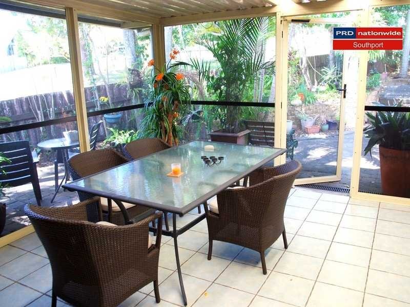 15 Chindrina Street, Hope Island QLD 4212