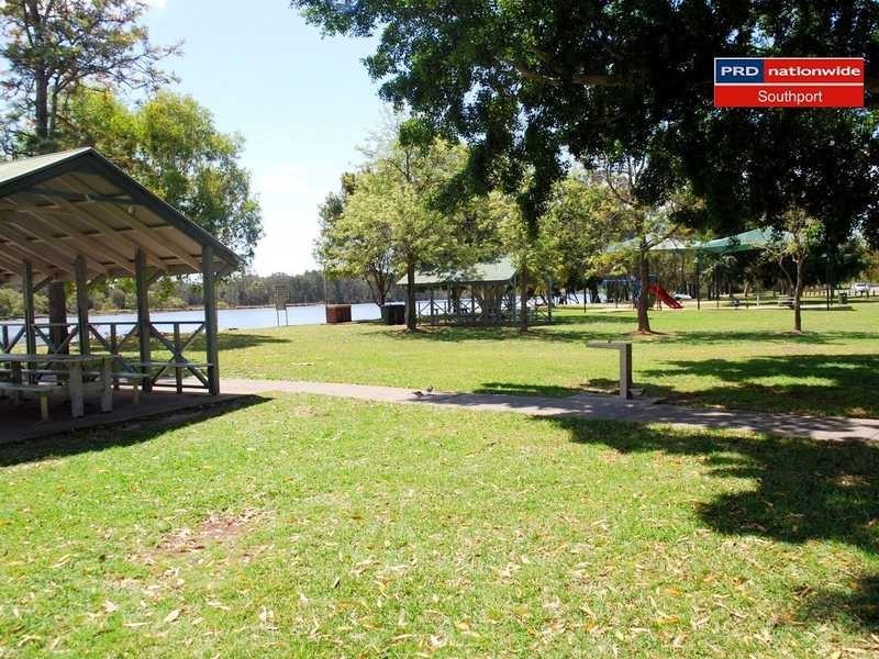 15 Chindrina Street, Hope Island QLD 4212