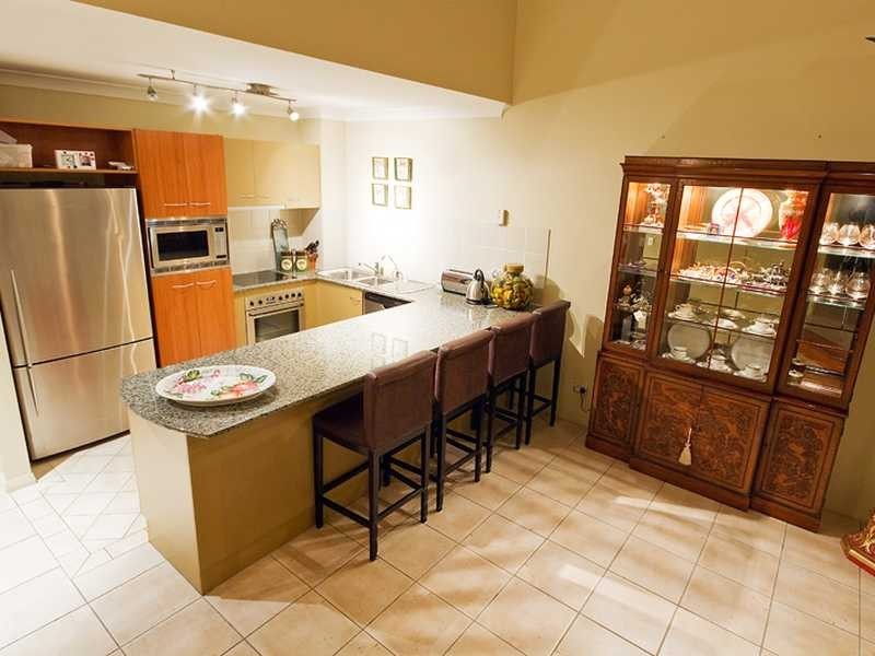 7/24 Brighton Parade, Southport QLD 4215