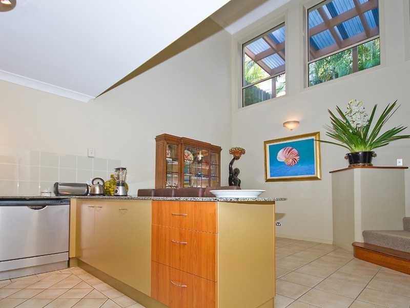 7/24 Brighton Parade, Southport QLD 4215