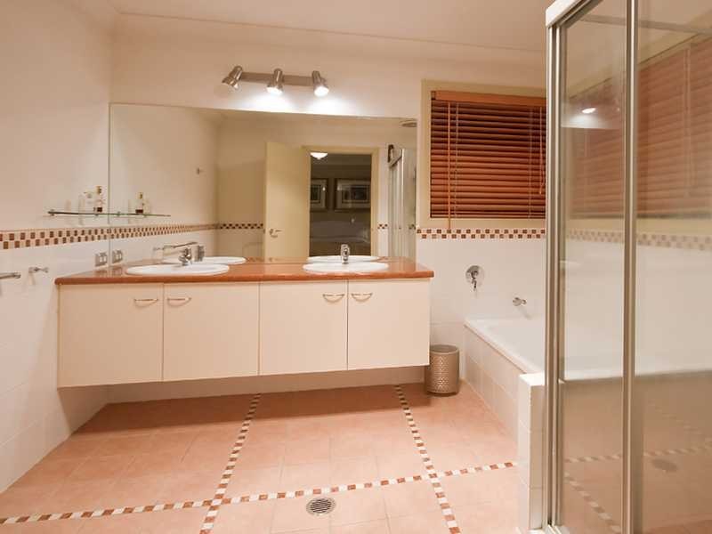 7/24 Brighton Parade, Southport QLD 4215