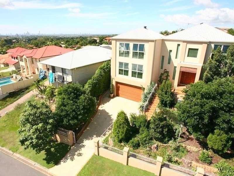 16 Tara Vista Boulevard, Highland Park QLD 4211
