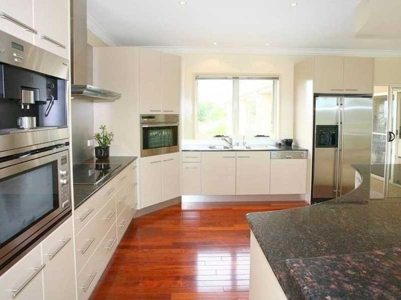 16 Tara Vista Boulevard, Highland Park QLD 4211