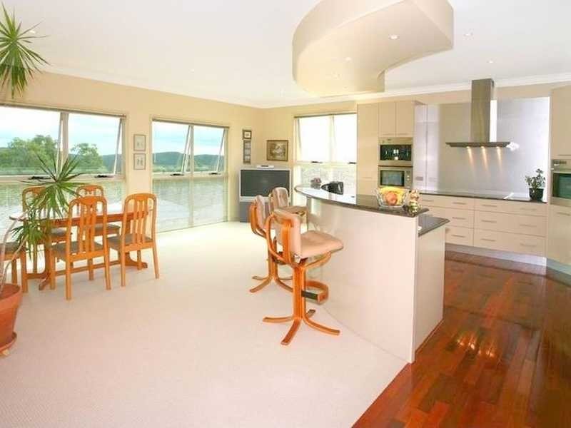 16 Tara Vista Boulevard, Highland Park QLD 4211