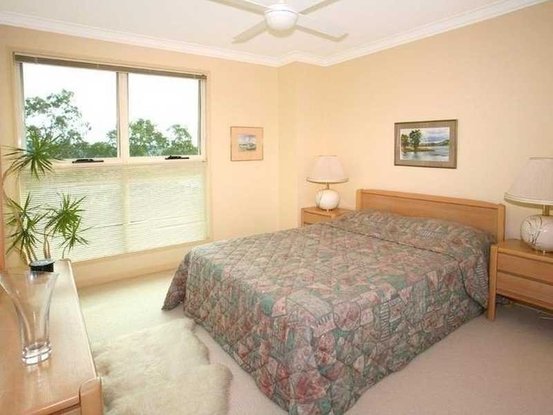 16 Tara Vista Boulevard, Highland Park QLD 4211