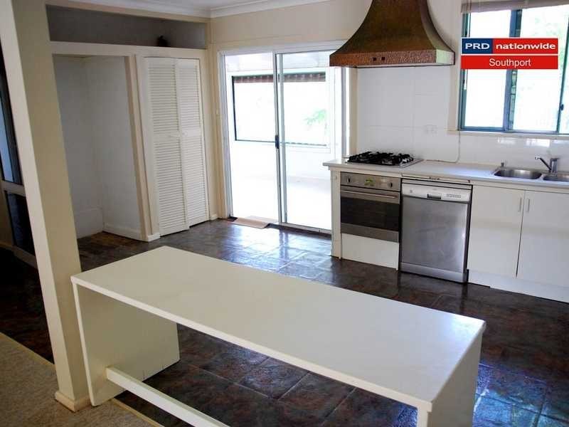 14 Joan Street, Southport QLD 4215