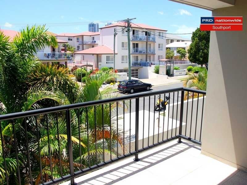 Unit 12/15-17 Lloyd Street, Southport QLD 4215