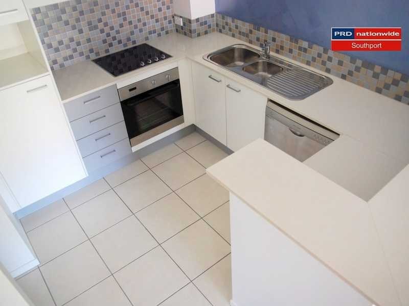 Unit 12/15-17 Lloyd Street, Southport QLD 4215