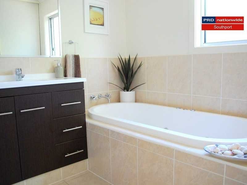 14 Berrigan Street, Southport QLD 4215