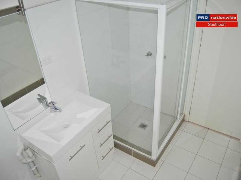 Unit 2/126 Marine Parade, Southport QLD 4215