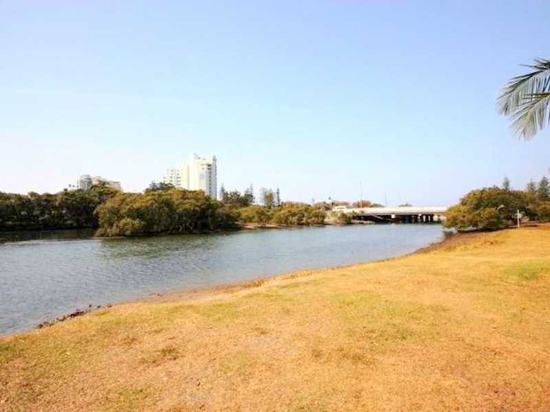 Unit 2/17 Meyer Street, Southport QLD 4215