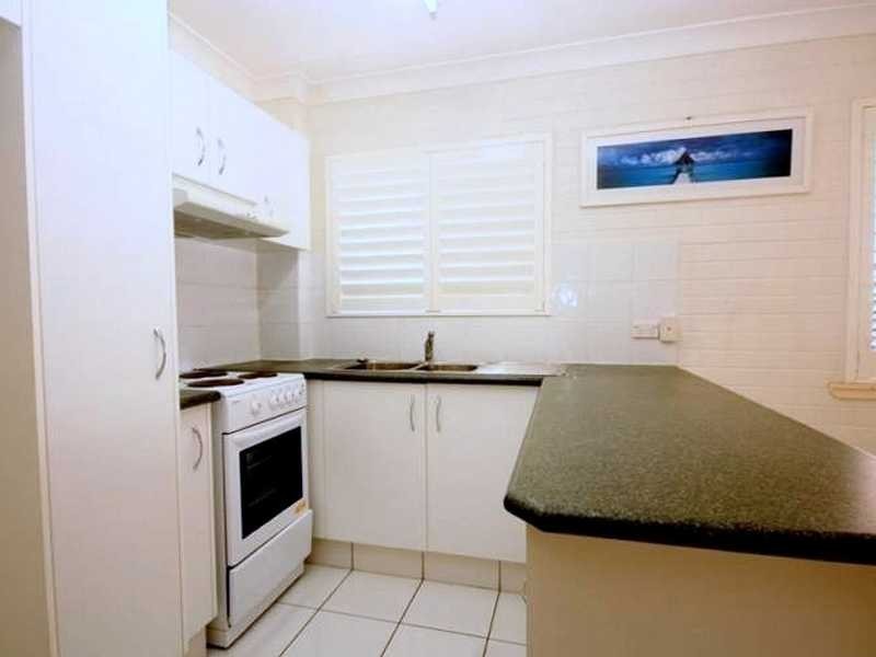 Unit 2/17 Meyer Street, Southport QLD 4215