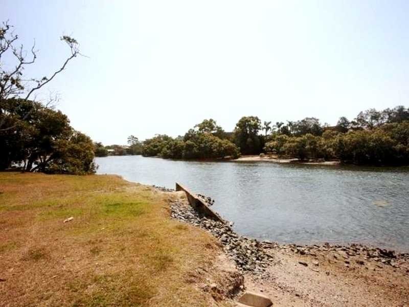 Unit 2/17 Meyer Street, Southport QLD 4215