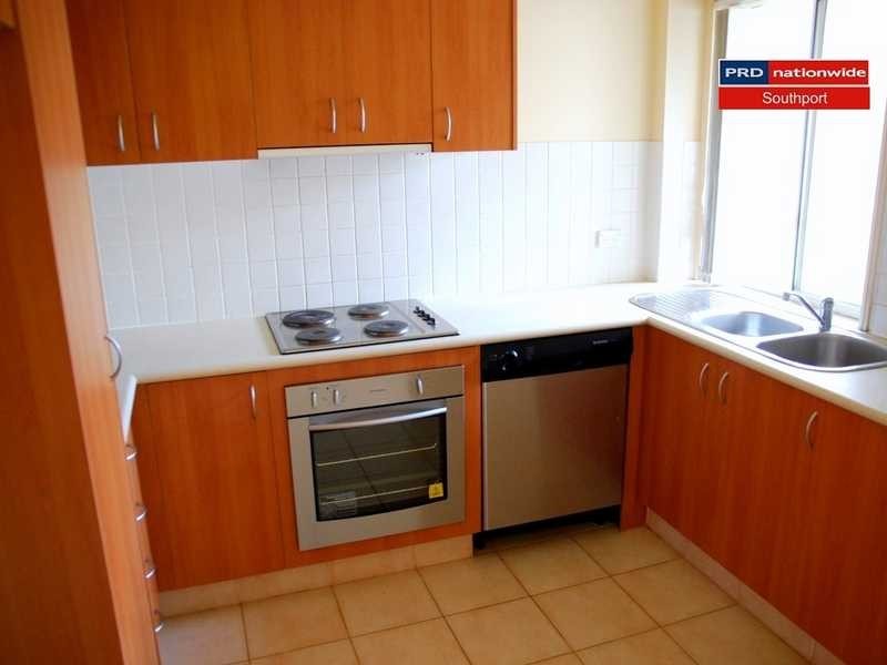 7/97 Eugaree Street, Southport QLD 4215