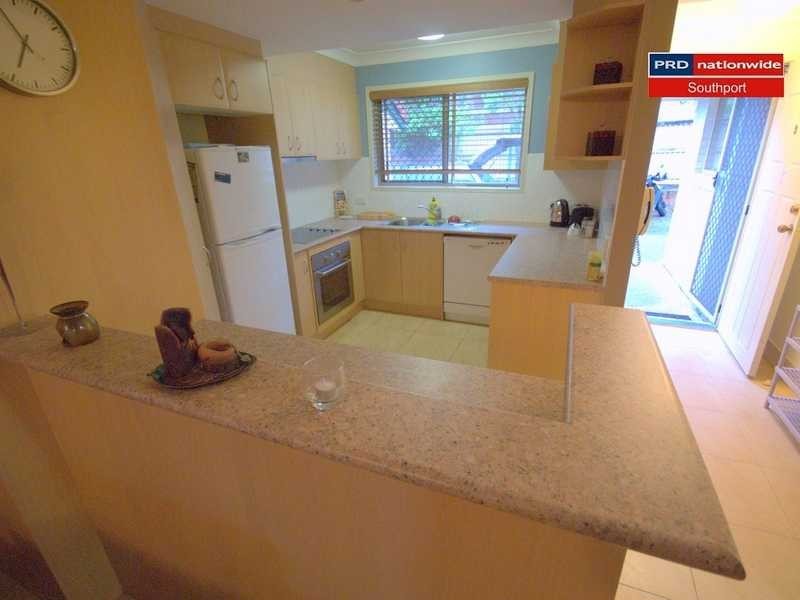 2/23 Lloyd Street, Southport QLD 4215