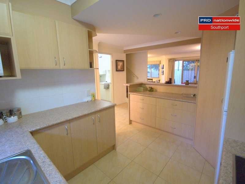 2/23 Lloyd Street, Southport QLD 4215