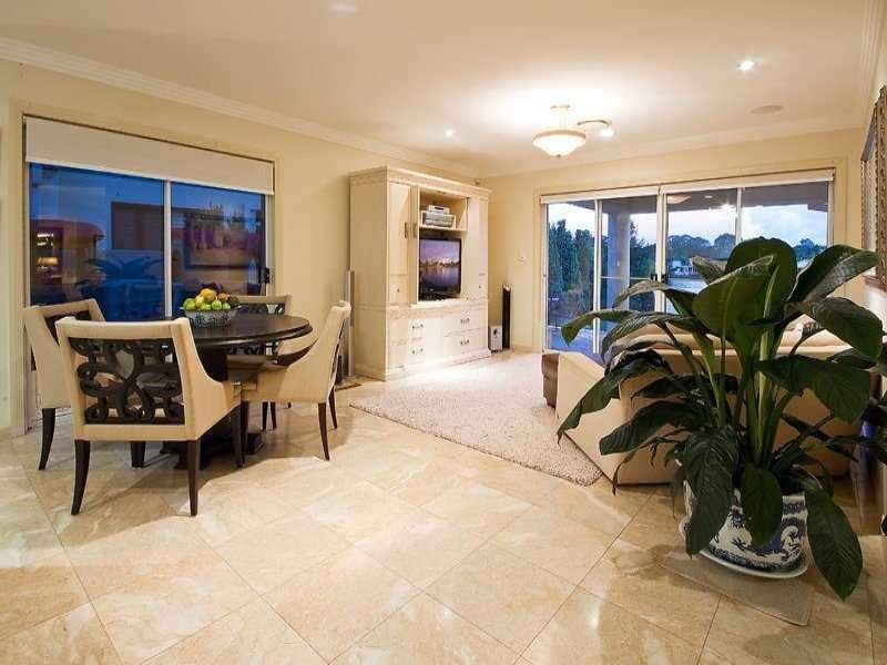 40 Cotlew Street East, Southport QLD 4215