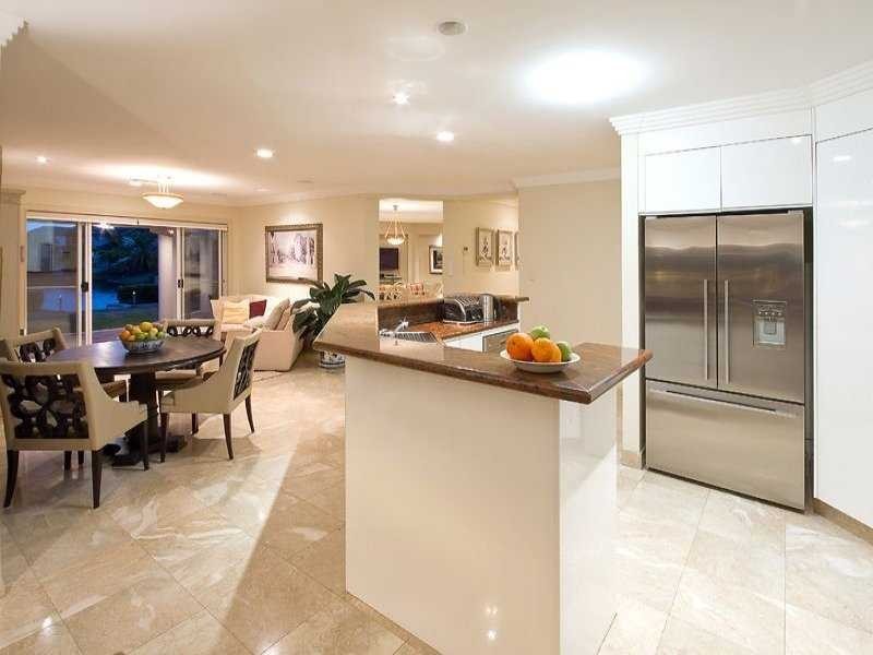 40 Cotlew Street East, Southport QLD 4215