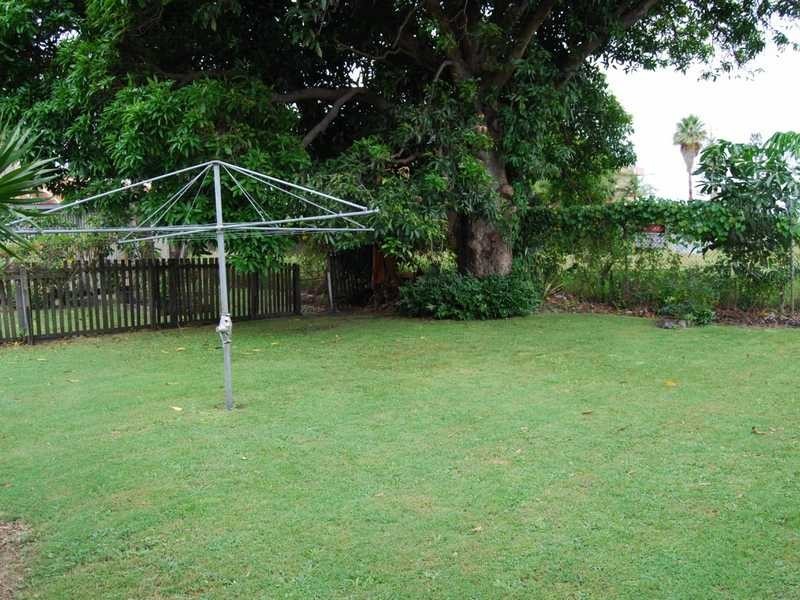 13 Bath Street, Labrador QLD 4215