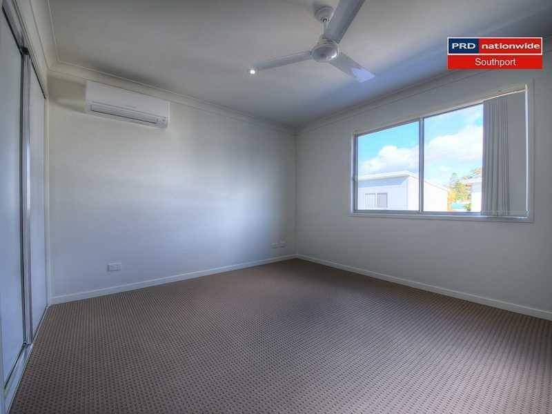 1/126-134 Central Street, Labrador QLD 4215