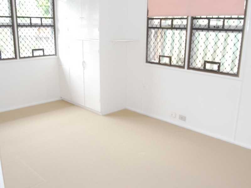 115 Falconer Street, Southport QLD 4215