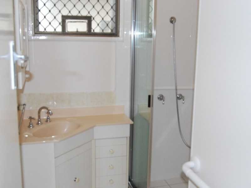 115 Falconer Street, Southport QLD 4215