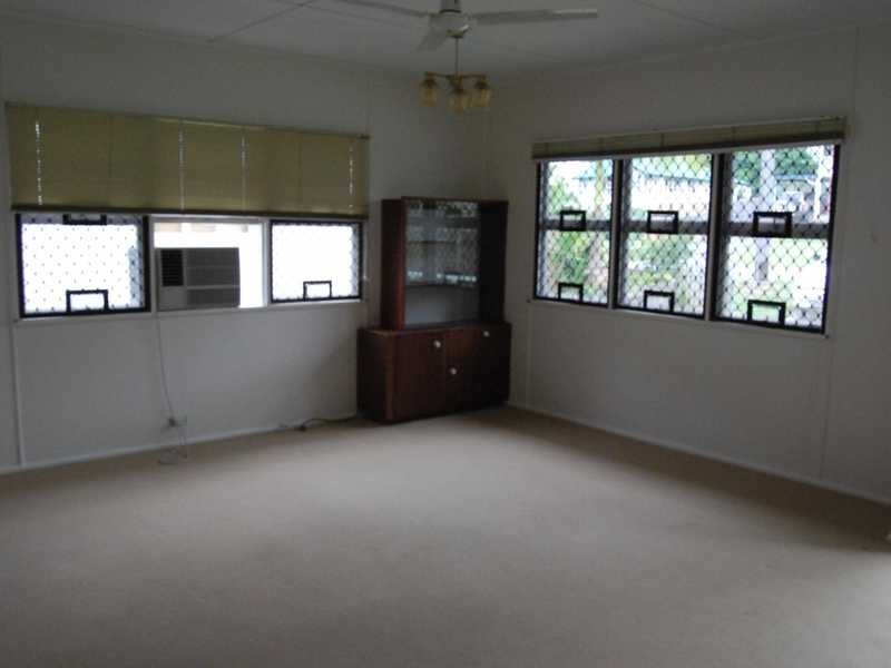 115 Falconer Street, Southport QLD 4215