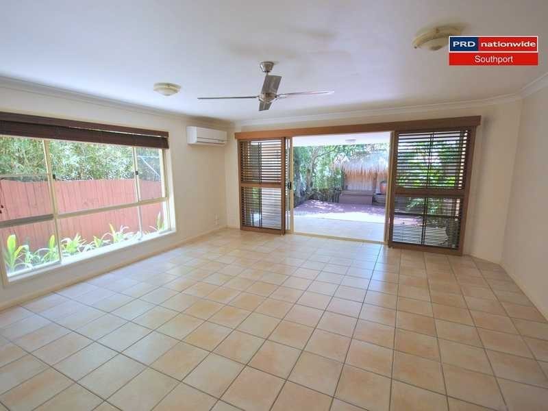 1/25 Charlton Street, Southport QLD 4215
