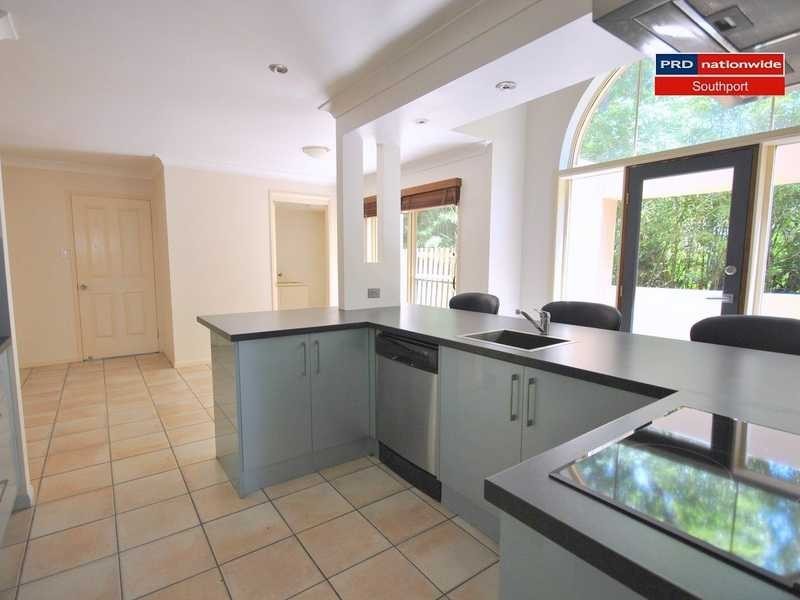 1/25 Charlton Street, Southport QLD 4215