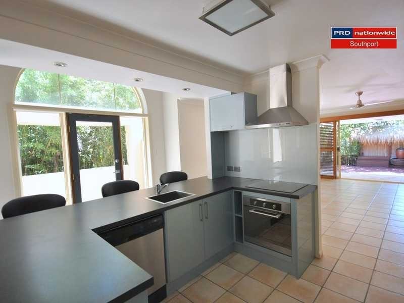 1/25 Charlton Street, Southport QLD 4215