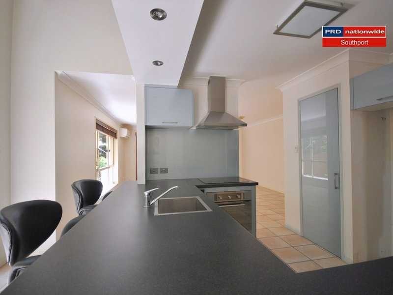 1/25 Charlton Street, Southport QLD 4215