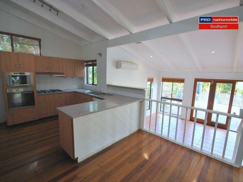 8 Warrawee Avenue, Ashmore QLD 4214