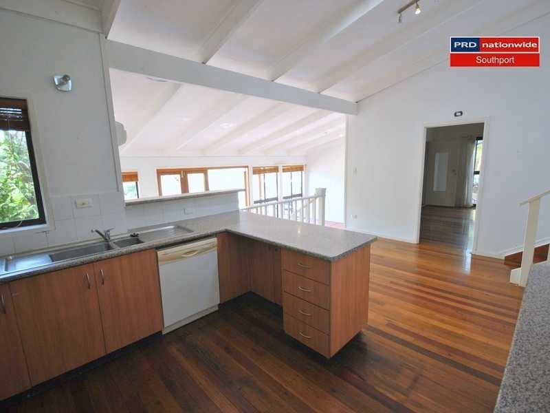 8 Warrawee Avenue, Ashmore QLD 4214