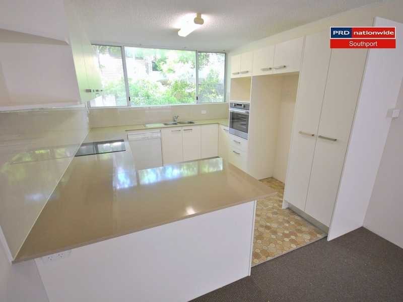 Unit 4/11 Lather Street, Southport QLD 4215