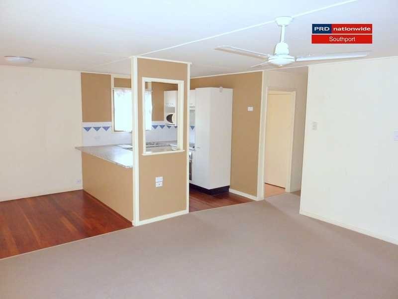 1/112A Pohlman Street, Southport QLD 4215
