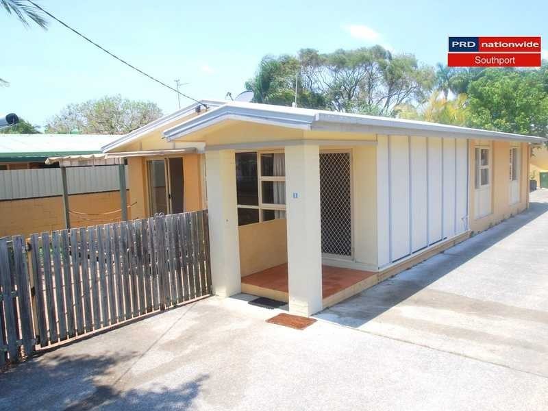 1/112A Pohlman Street, Southport QLD 4215