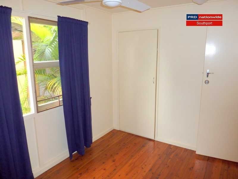 1/112A Pohlman Street, Southport QLD 4215