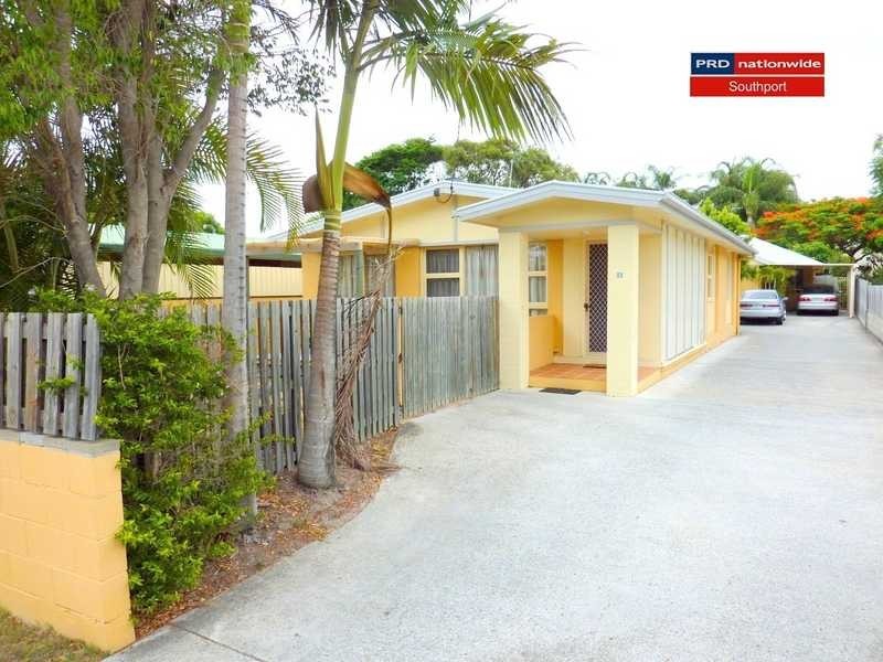 1/112A Pohlman Street, Southport QLD 4215