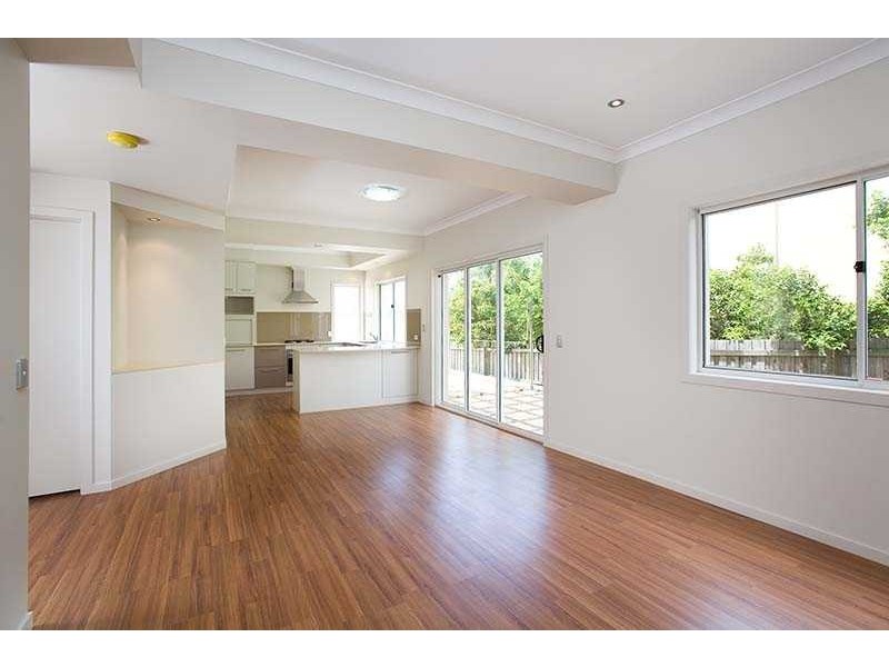 4 / 236 Queen Street, Southport QLD 4215