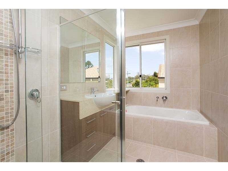 4 / 236 Queen Street, Southport QLD 4215