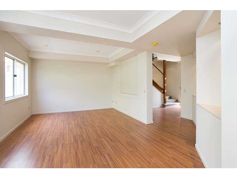 4 / 236 Queen Street, Southport QLD 4215