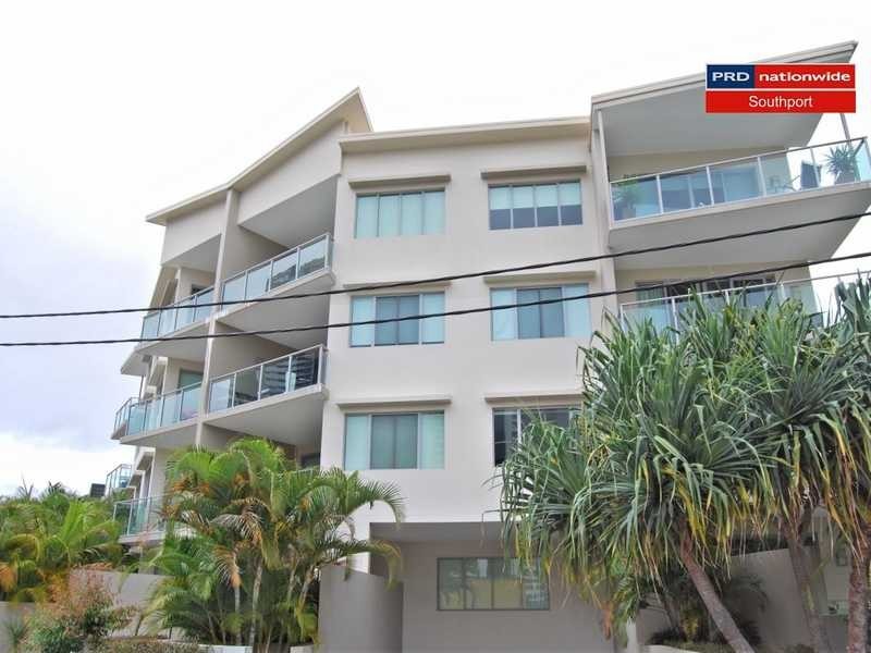 Unit 4/24-30 Tarcoola Street, Chevron Island QLD 4217