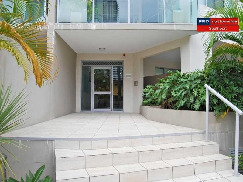 Unit 4/24-30 Tarcoola Street, Chevron Island QLD 4217