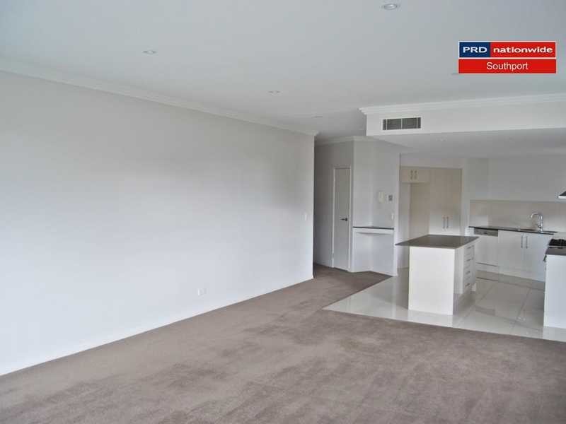 Unit 4/24-30 Tarcoola Street, Chevron Island QLD 4217