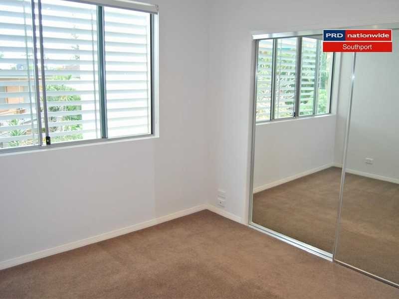 Unit 4/24-30 Tarcoola Street, Chevron Island QLD 4217