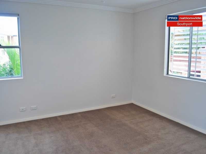 Unit 4/24-30 Tarcoola Street, Chevron Island QLD 4217