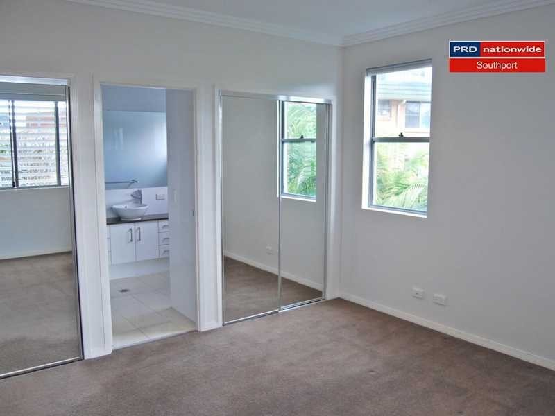 Unit 4/24-30 Tarcoola Street, Chevron Island QLD 4217