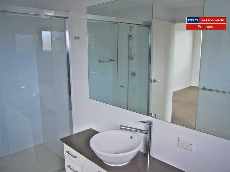 Unit 4/24-30 Tarcoola Street, Chevron Island QLD 4217