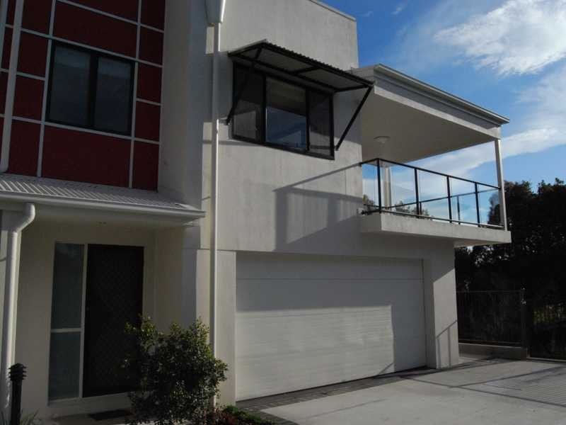 2/35 Harley Street, Labrador QLD 4215